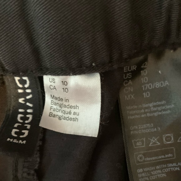 Black, baggy cargo pants - Picture 4 of 4